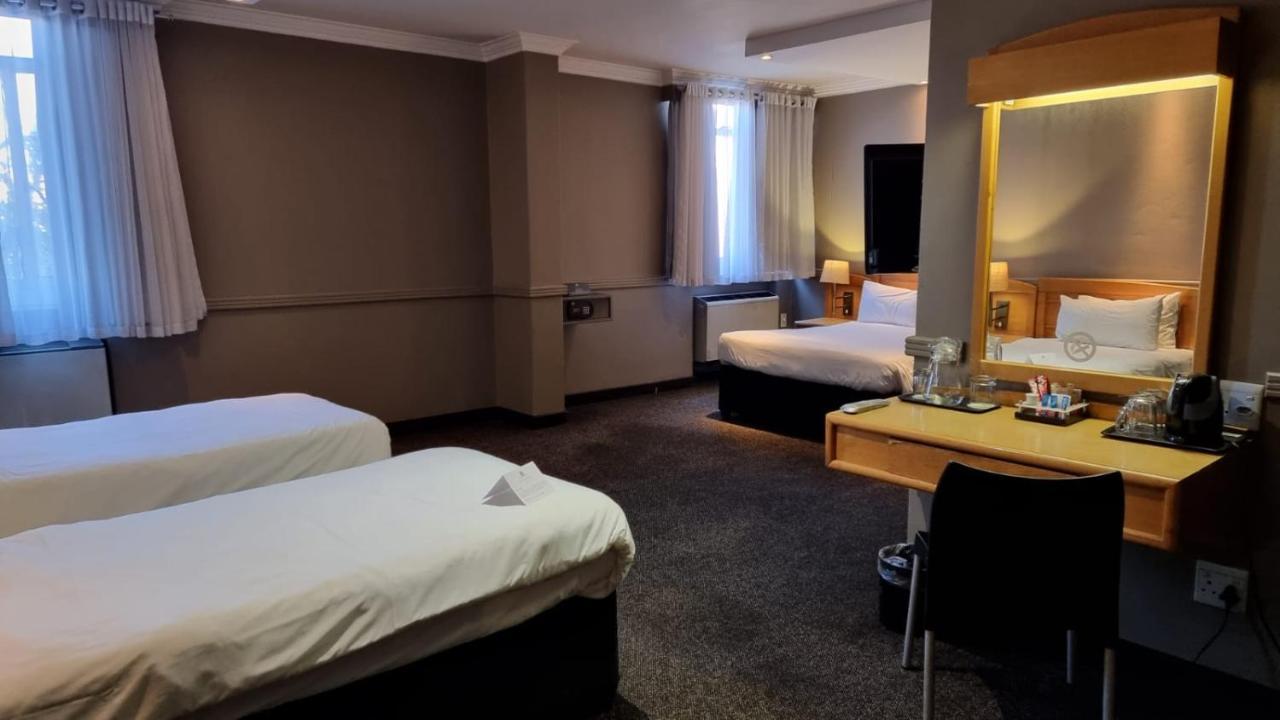 Manhattan Hotel Pretoria-Noord Zewnętrze zdjęcie